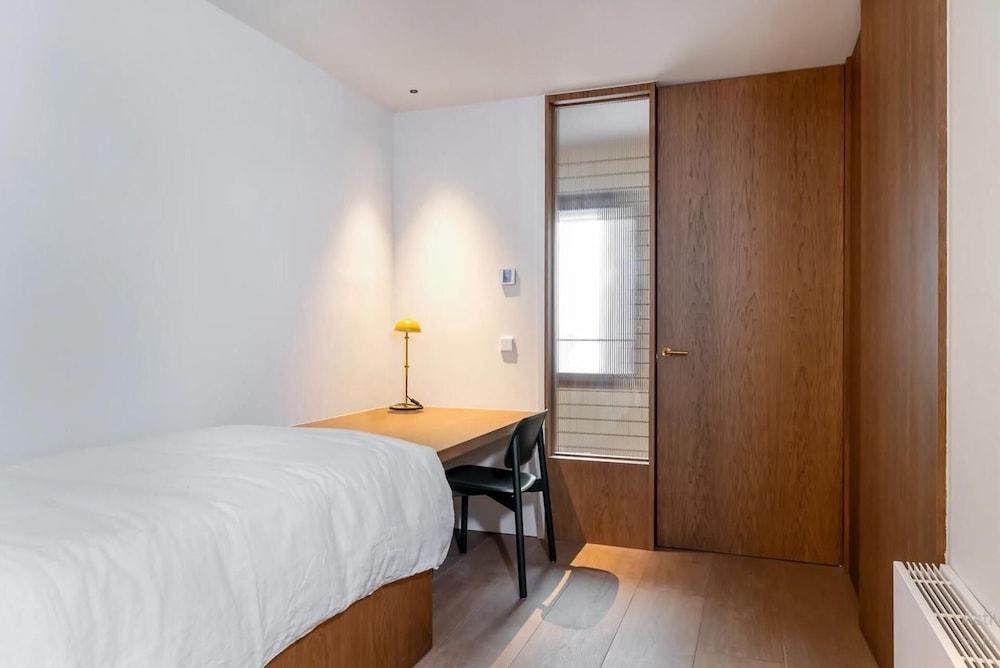 Barcelona Blissful Apartment Escape 2