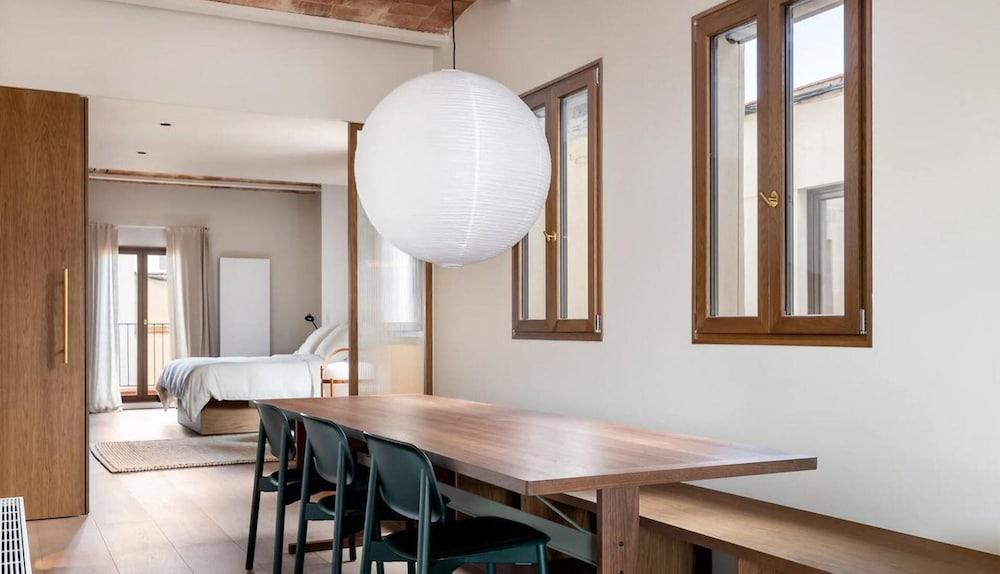 Barcelona Blissful Apartment Escape 1