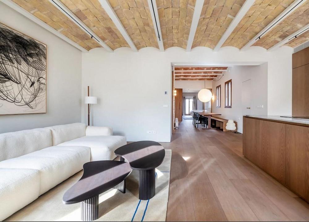 Barcelona Blissful Apartment Escape
