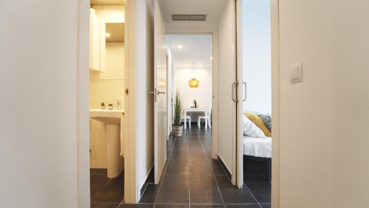 Seahomes Vacations - Beachside Apt with Pool 2