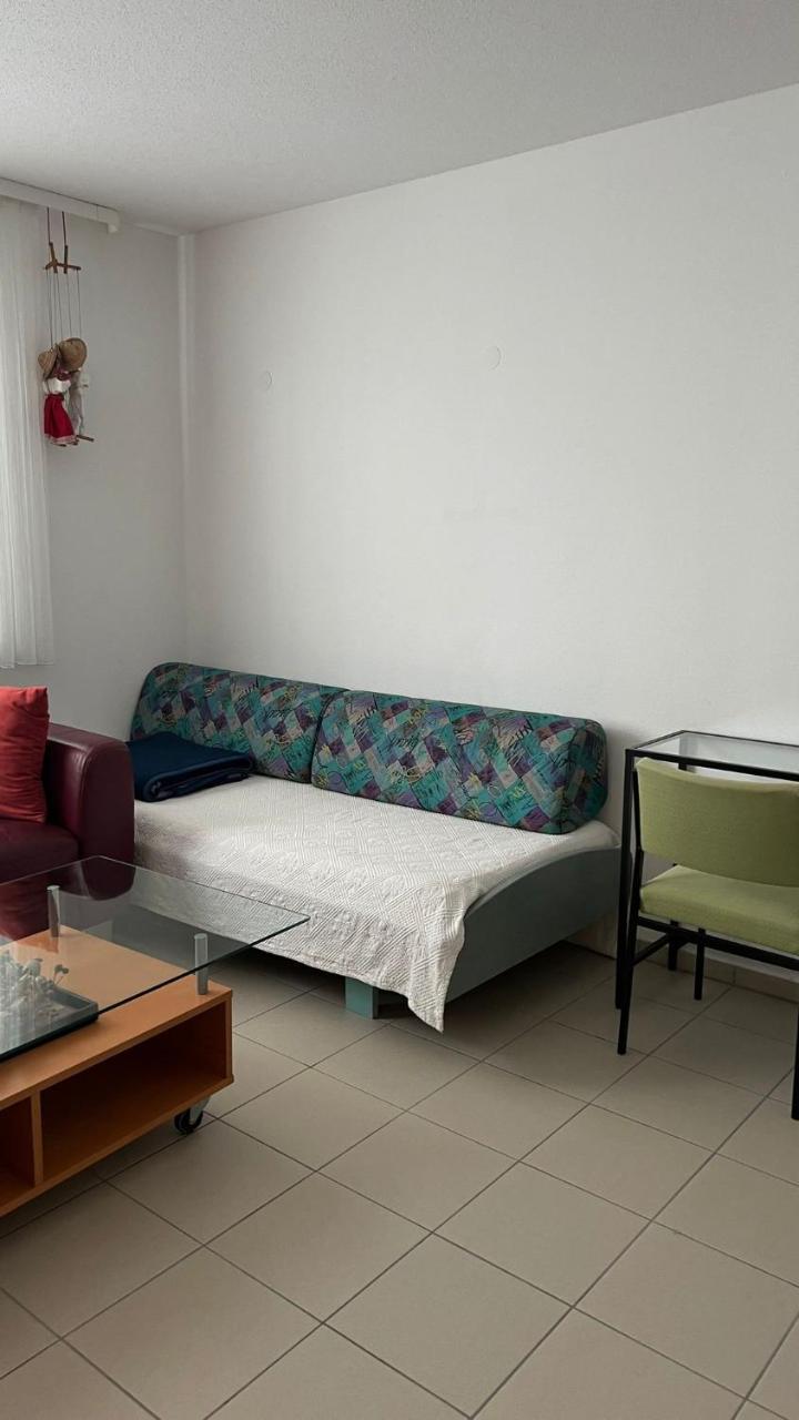 Zimmer Mit Eigenem Bad Und Kuche in Reihenhaus 1