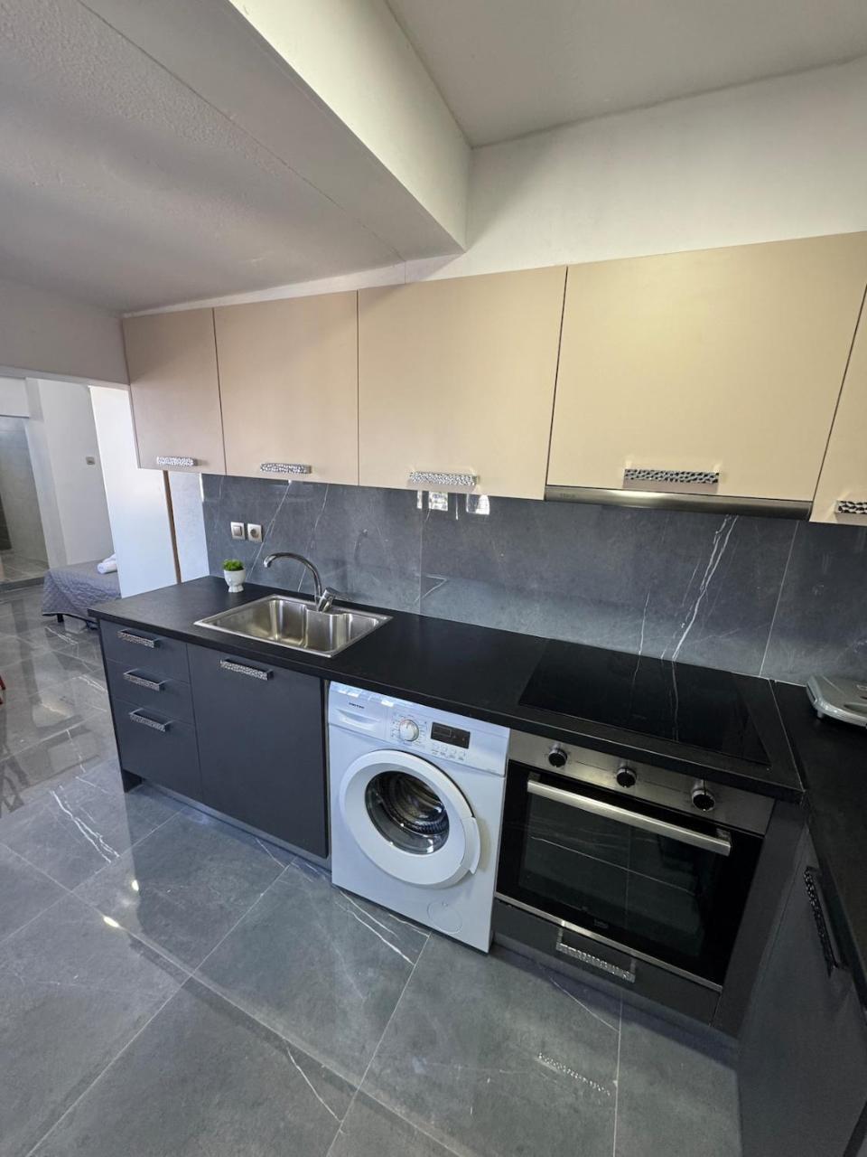 Renos New Central Fabulous Villa 2