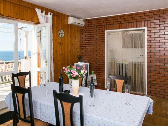 Apartment Angelina - Three Bedroom Apartment with Balcony And Sea View 1