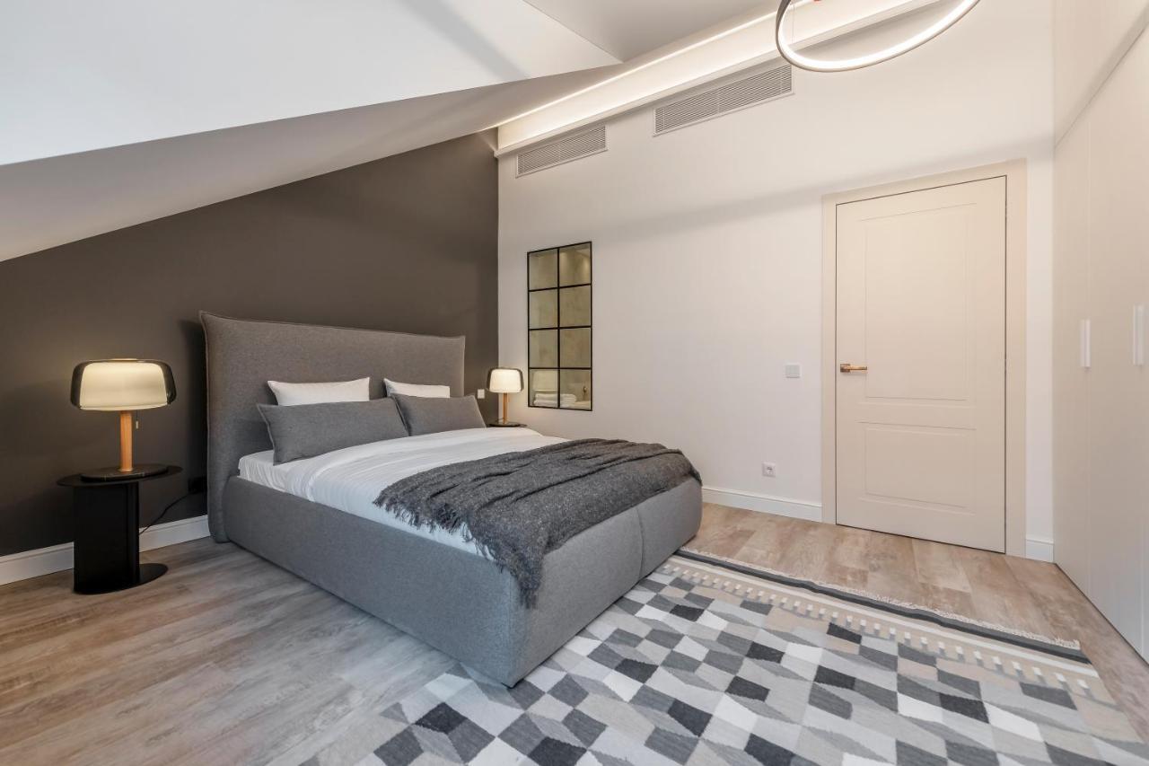 Artsy Exclusive Old Town Residence Gallery Walk 2