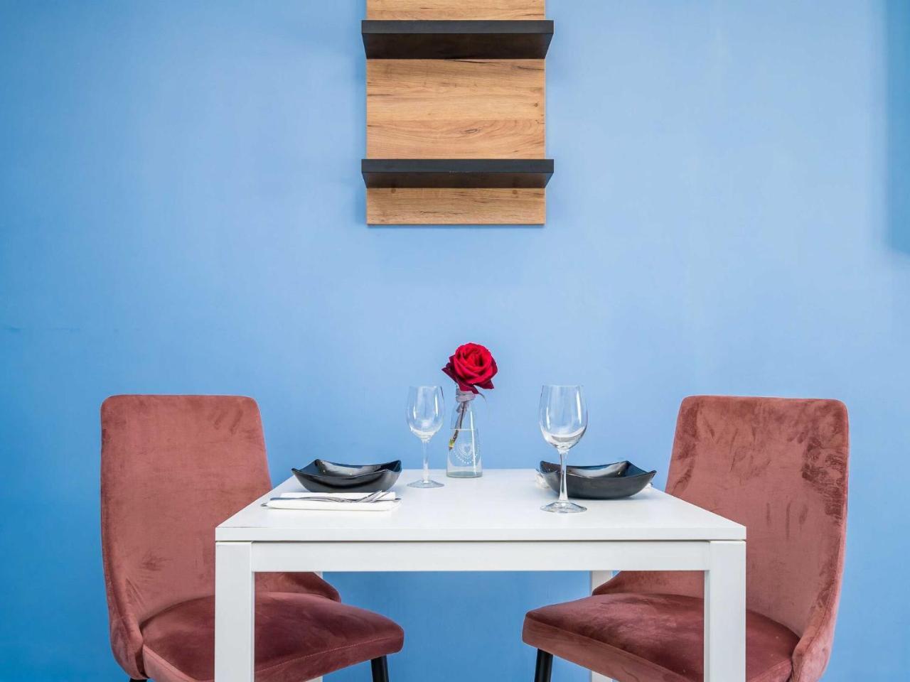 Apartments Tayra - Modern Studio Apartment with Balcony Br2 1