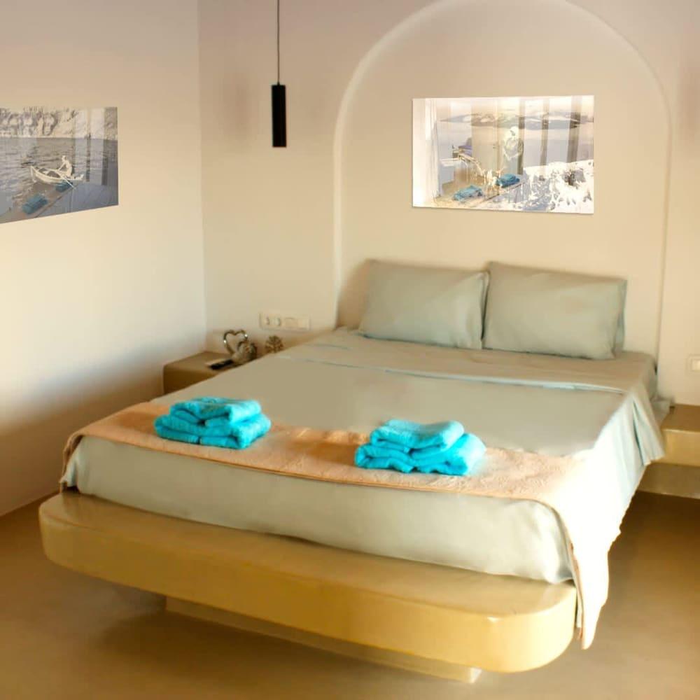 Assyr a - Santorini Cozy Retreat 1
