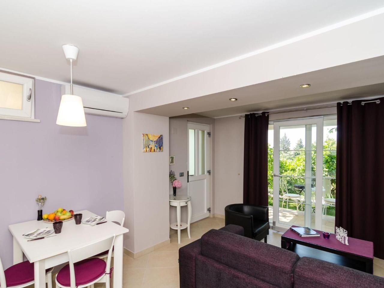 Apartments Gaura - Comfort One-Bedroom Apartment with Terrace 1