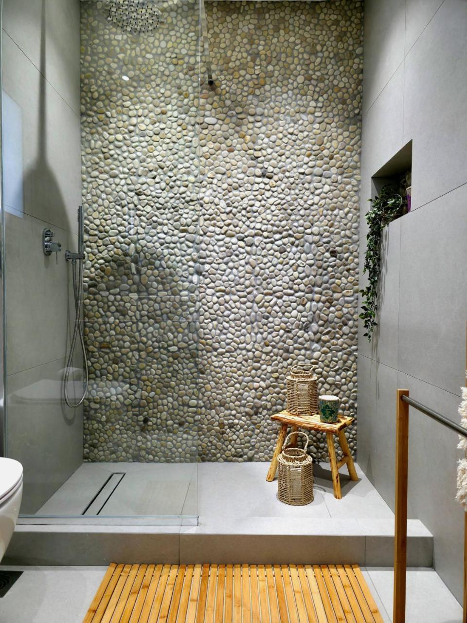 City Center Luxury Spacious Apt A&M II 1