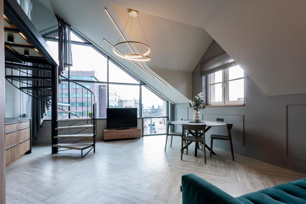 City Frame Apartment 2