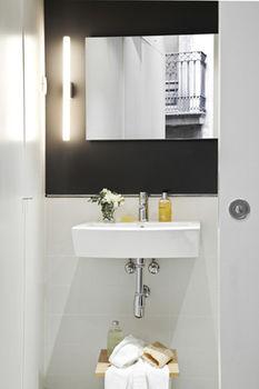 Ainb Gothic Cathedral Apartments 2