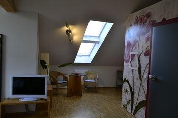 Sunnyside Apartments 1