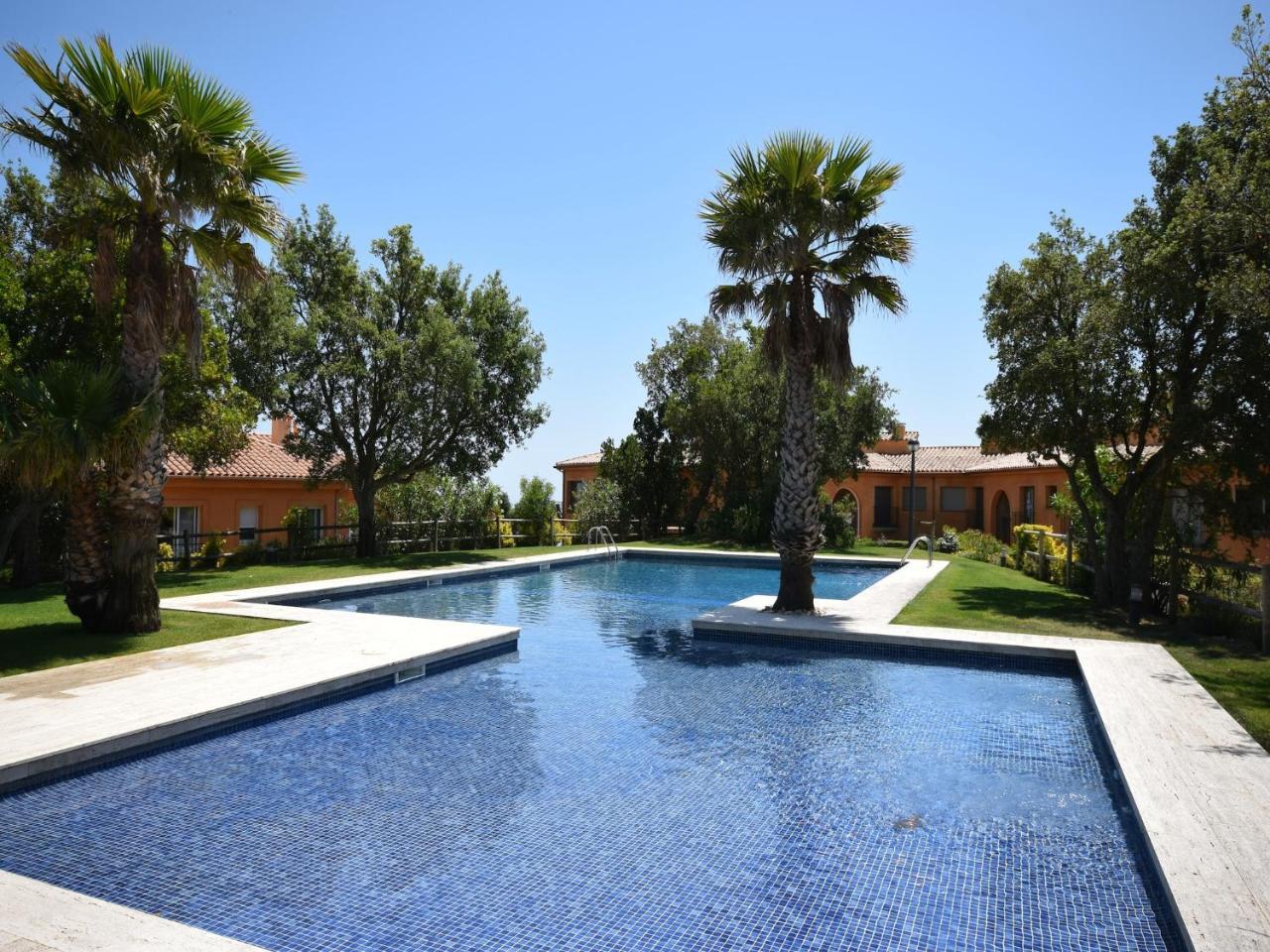 Apartment in Platja D'aro Near Beaches, Cleaning Included 1