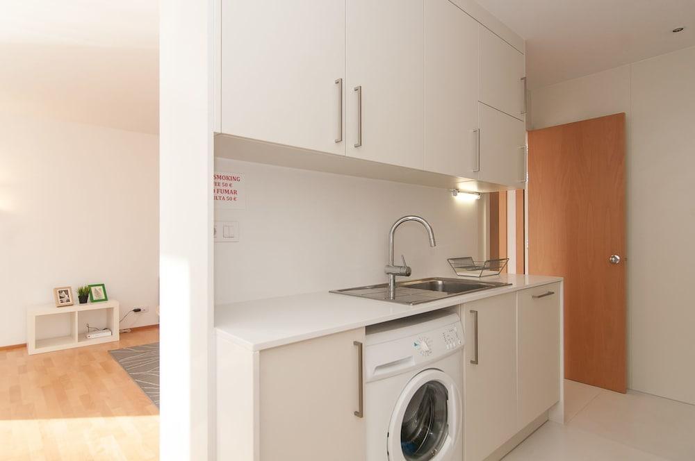 Bbarcelona Placa Universitat Flats 1