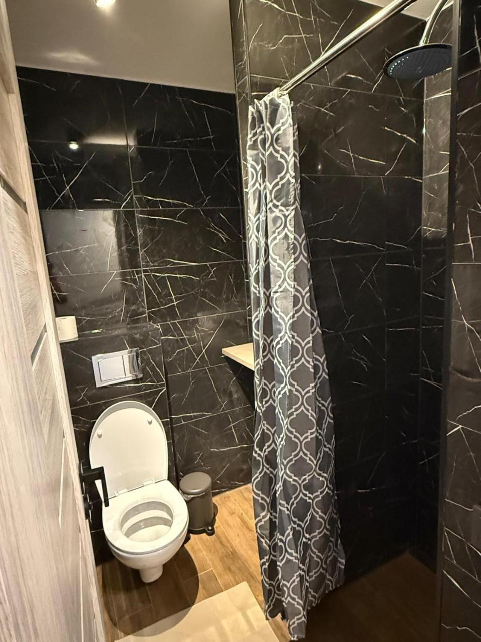 Studio Apartment Ll 2