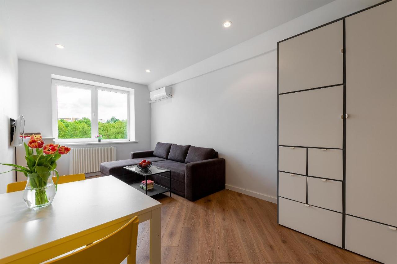 Studio47 Pramones 107 1