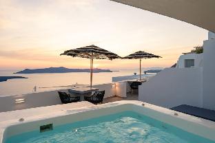 Adamis Majesty Suites 2