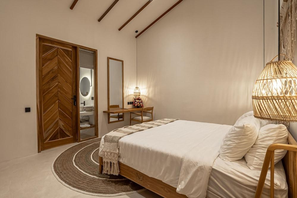 Udara by Evdekimi - Spacious 4br Pool Villa with Lush Garden at Artistic Center of Ubud 2