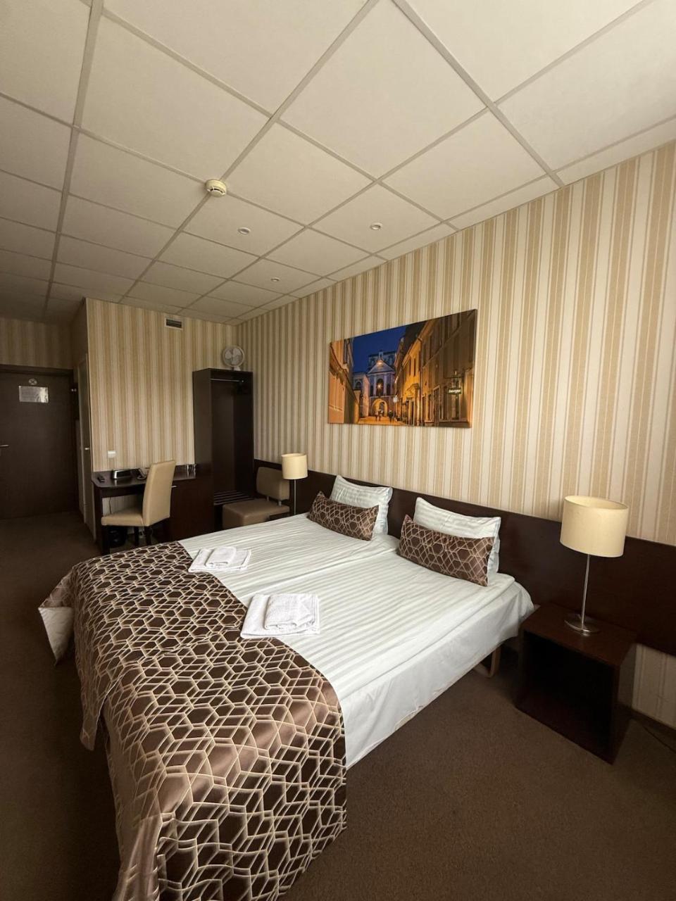 Vilnius City 305 (Adults Only)