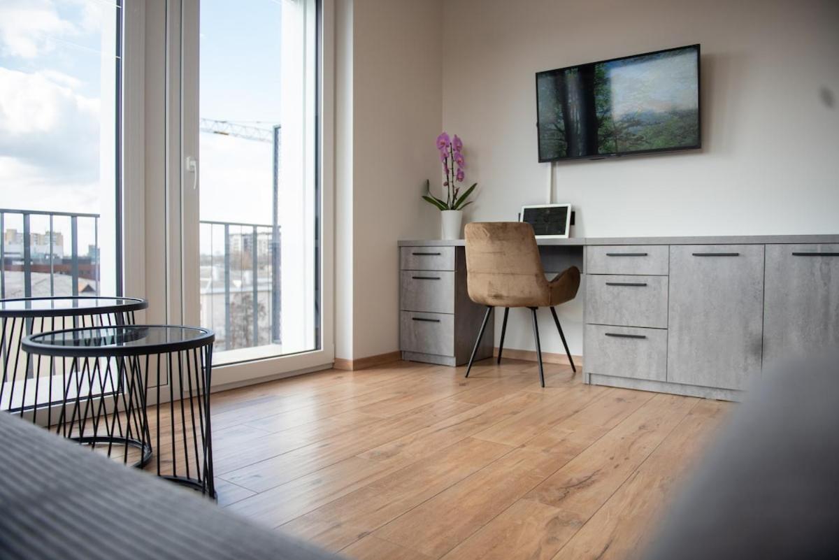 Sunlit City Loft- Prime Views