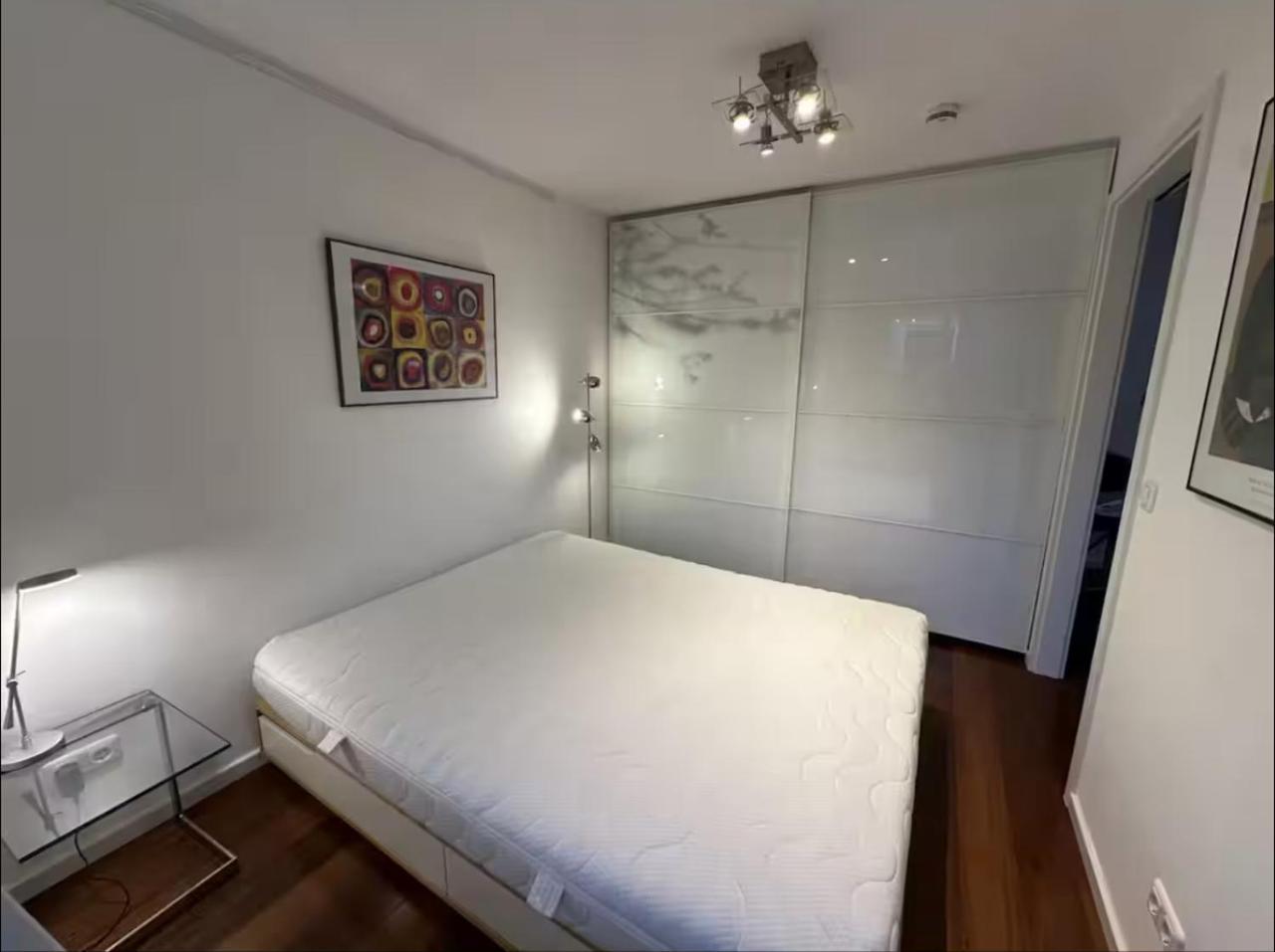 Quiet Retreat with Balcony in the Centre of Munich 2