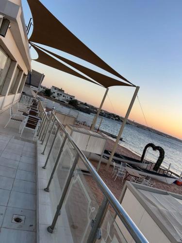 فندق ومرسى حياة حقل 1