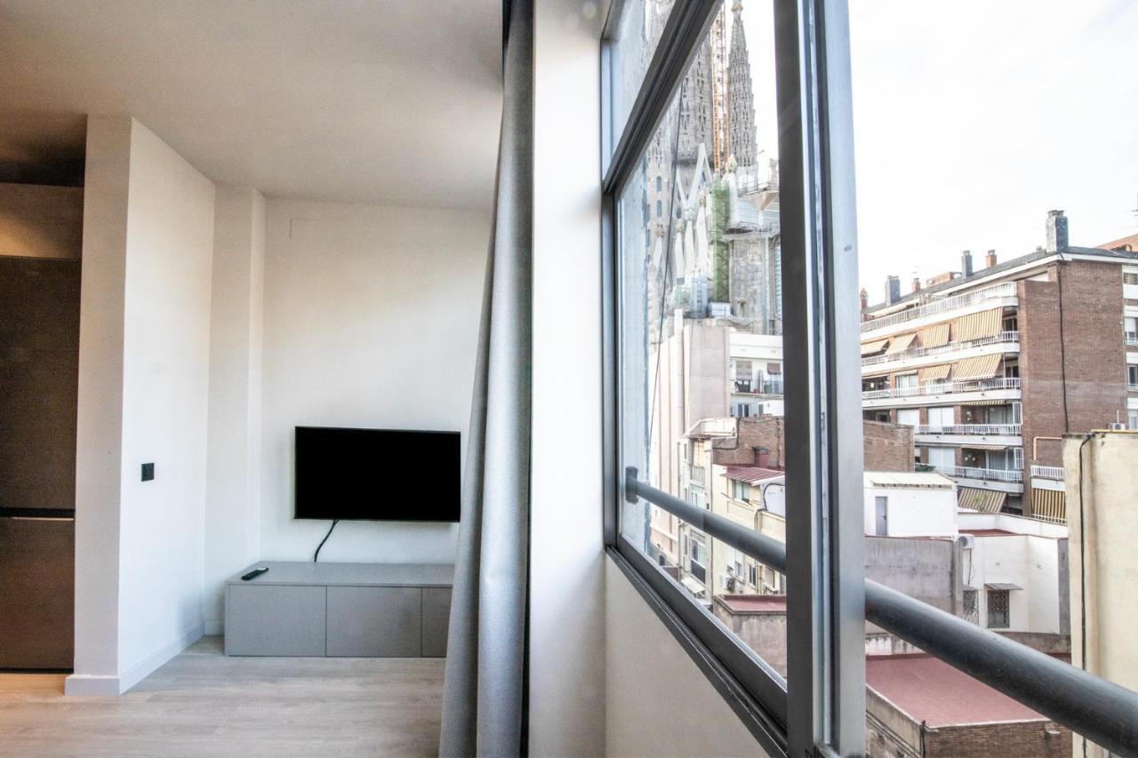 Sagrada Familia Essence 1