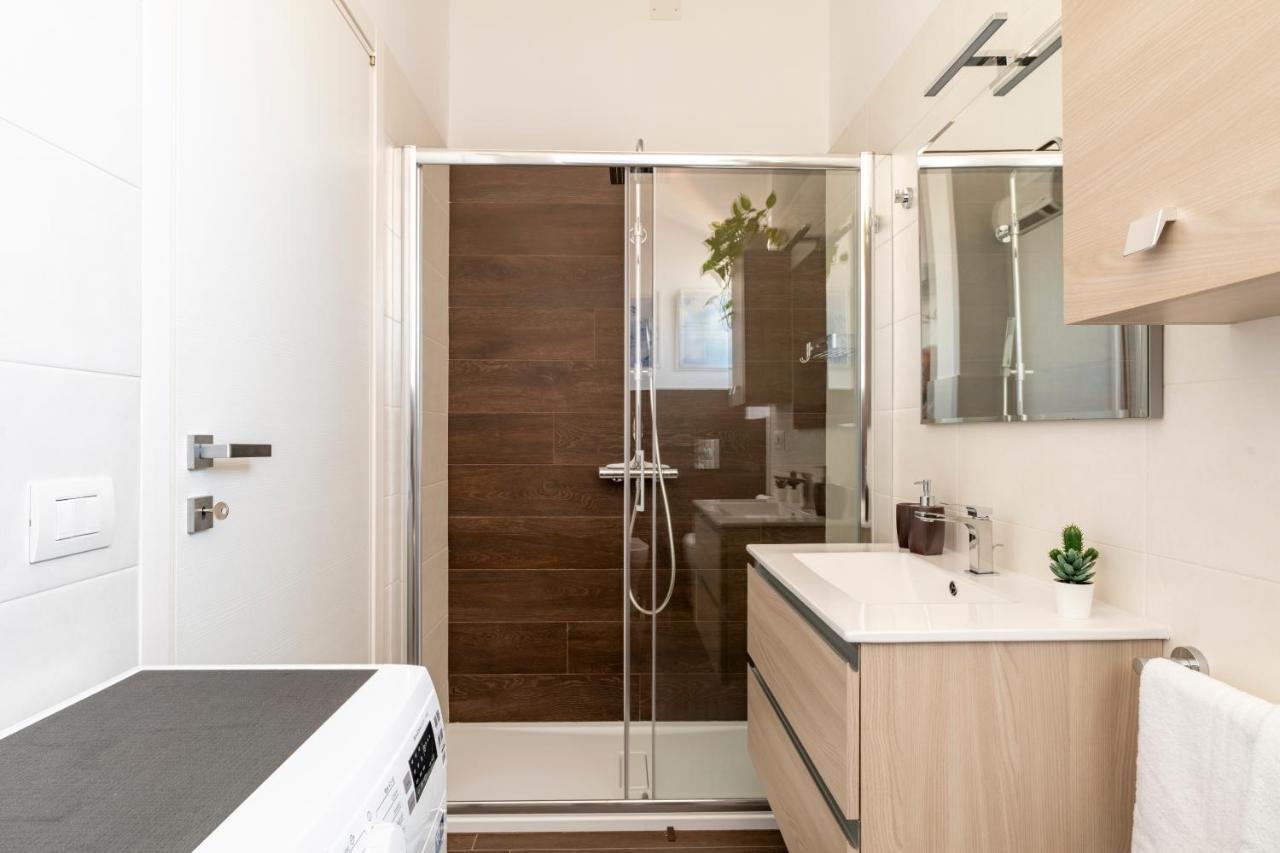 10' From the Sea, Elegant Penthouse with Terrace 1