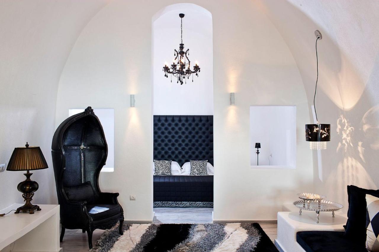 Venetian-Style Santorini Villa 1 Bedroom Villa Astroglia Beautiful Caldera Sea Views & Private Jacuzzi Fira 1