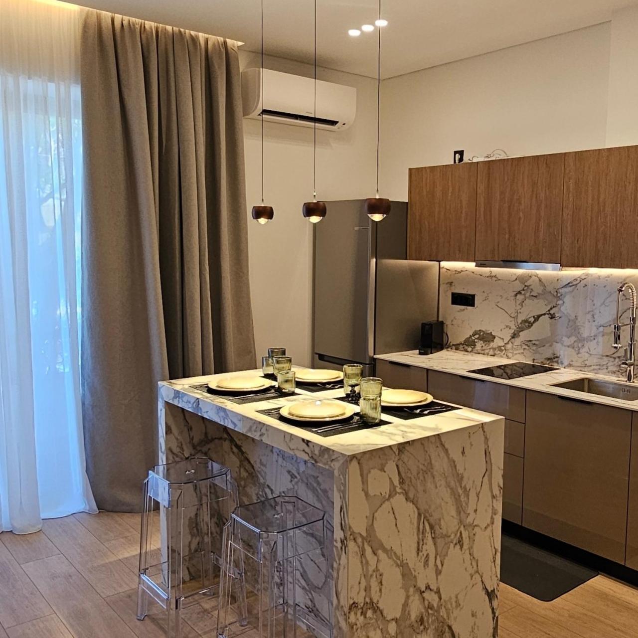 S & E Luxury City Residences 1