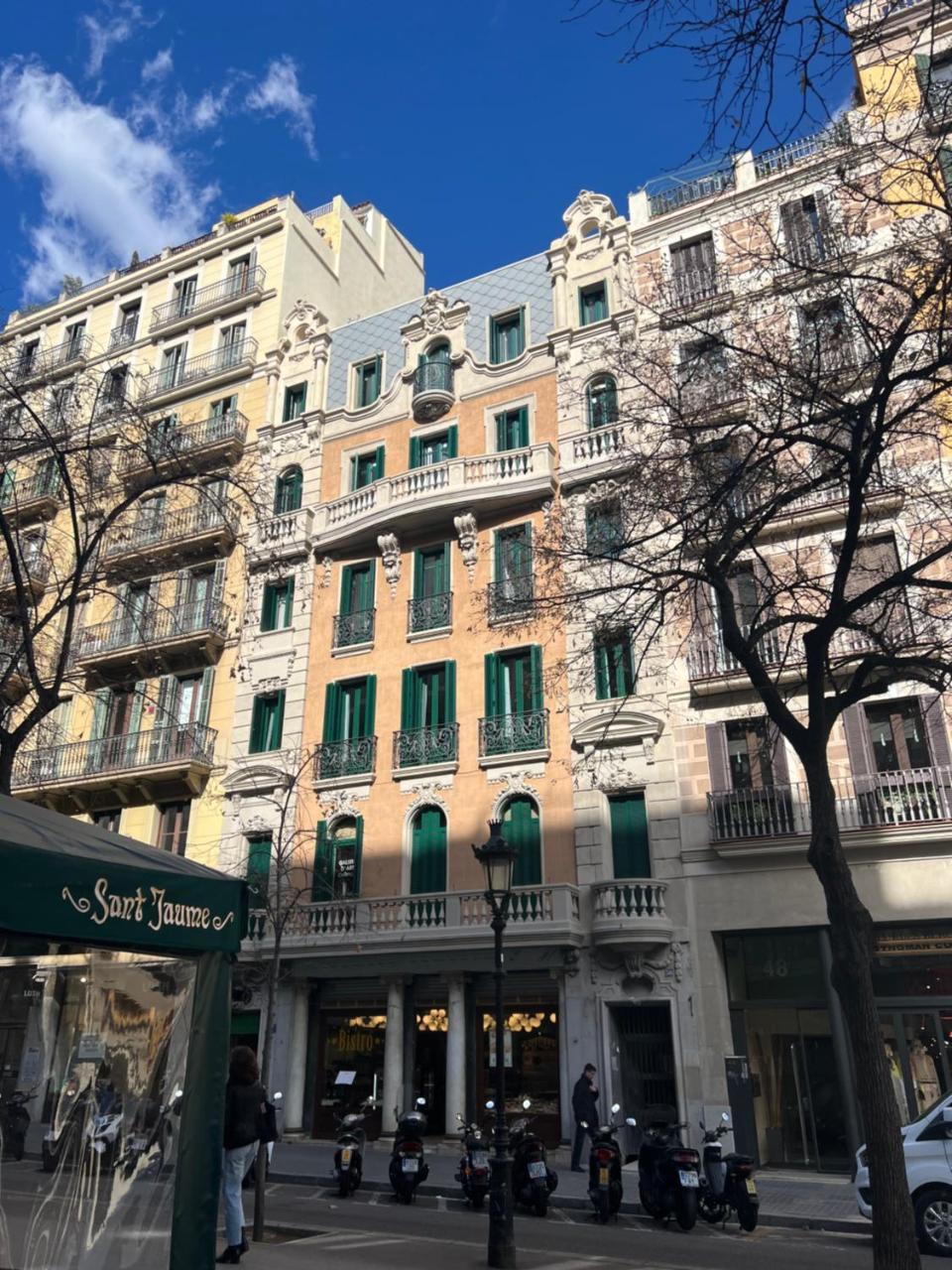 Velvet in Rambla Cataluna