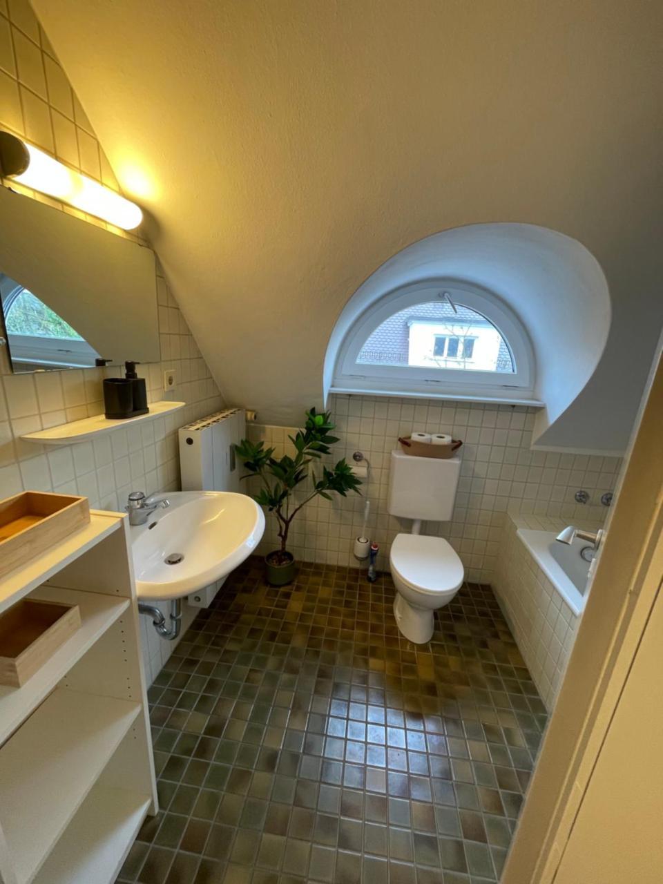 Quiet Center Apartment - 10 Min To Center & Oktoberfest - Free Parking - Near Nymphenburg Palace & Botanical Garden 1