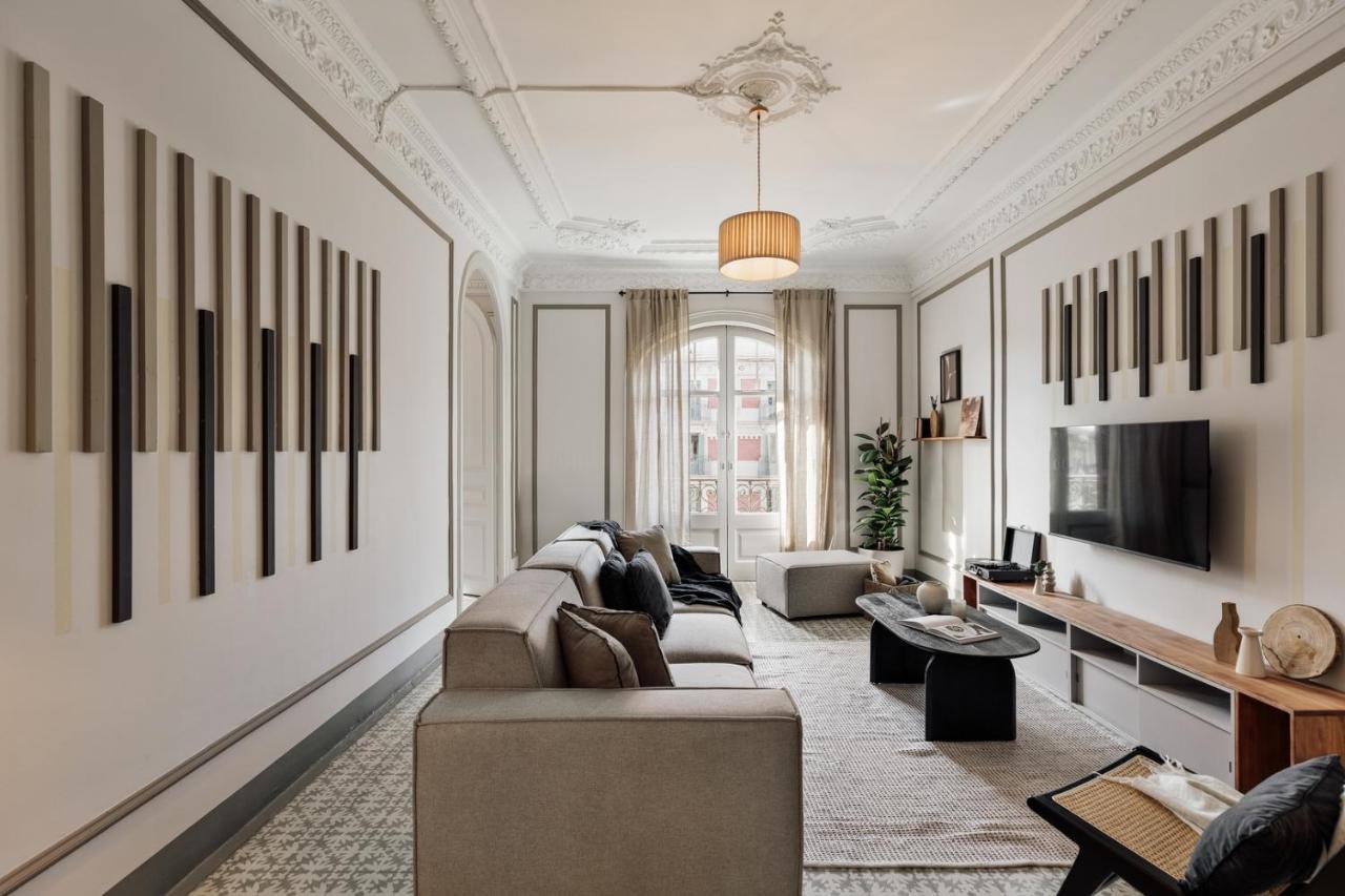 Kaftan - 5 Bedrooms And Balcony in Eixample Dreta