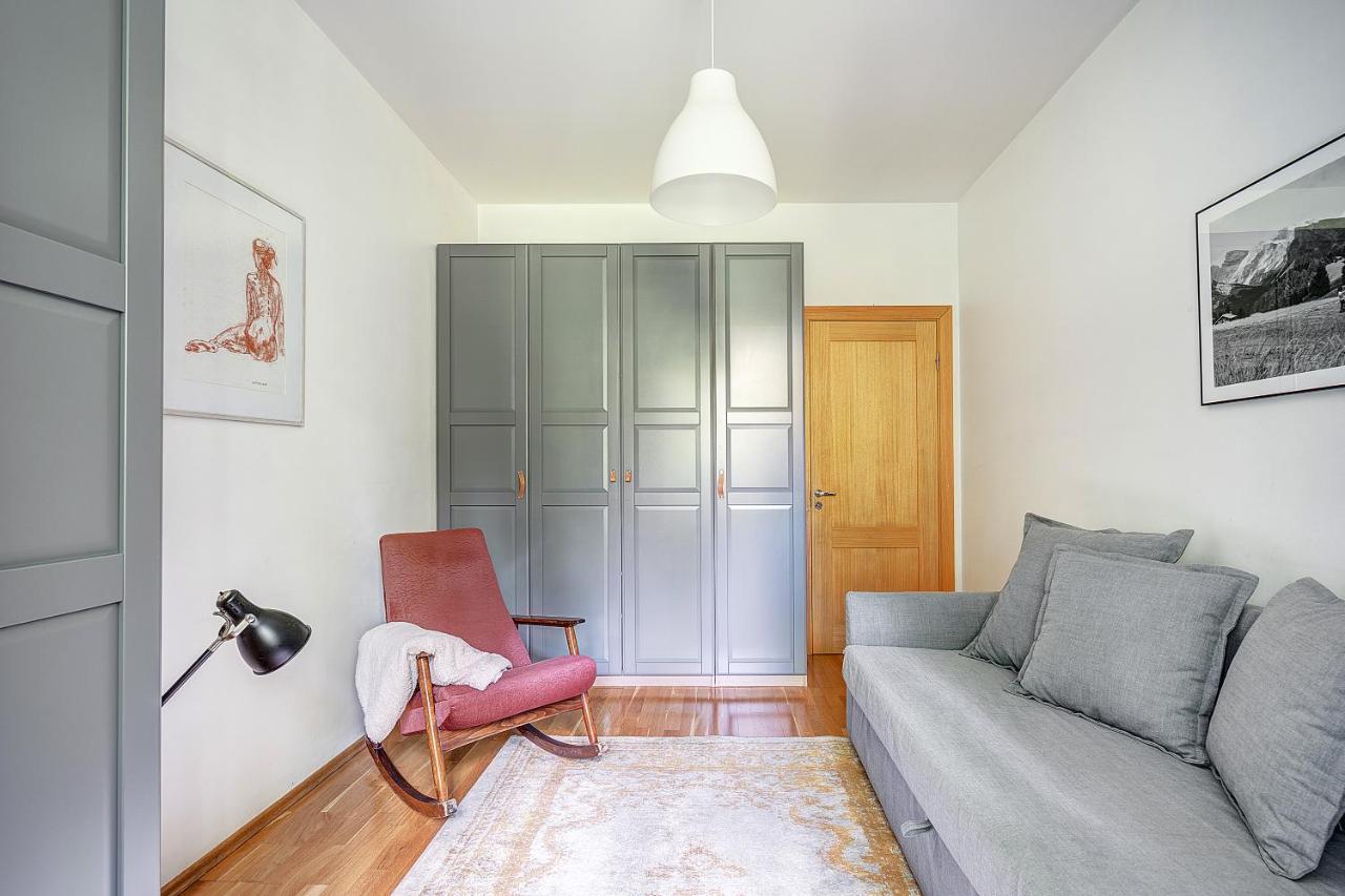 Elegant 2-Bedroom in City Center 1