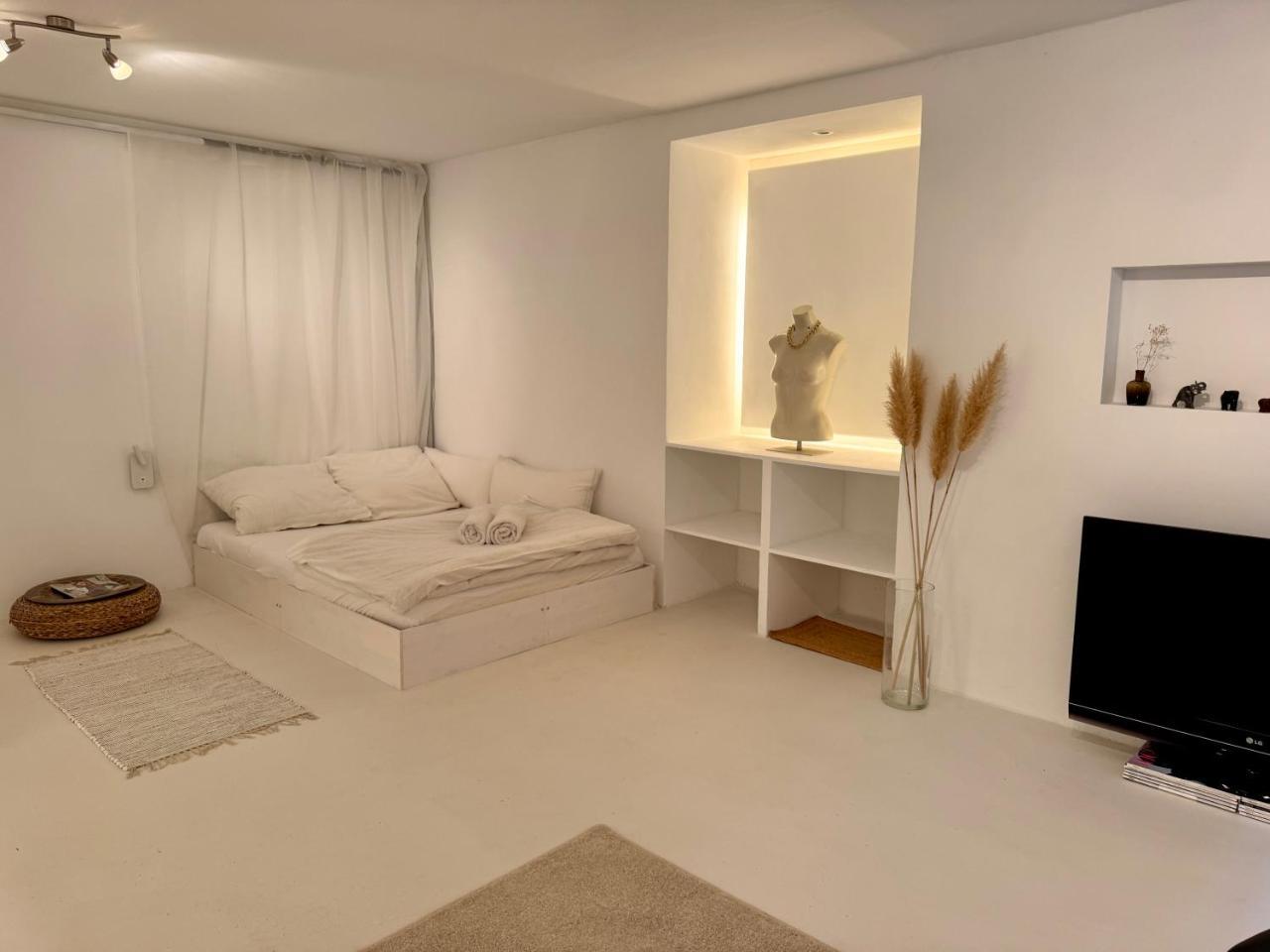 Eigene Souterrain Keller Wohnung Nahe Oktoberfest (Adults Only)