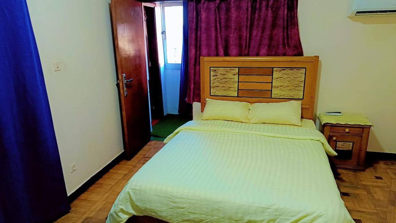 La Luna Hotel Downtown 2