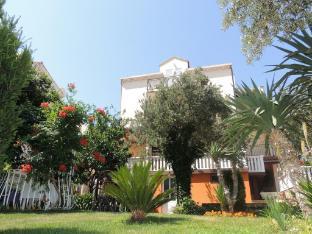 Apartments Travarevic - Two-Bedroom Duplex 6 Adults (Adults only) 2