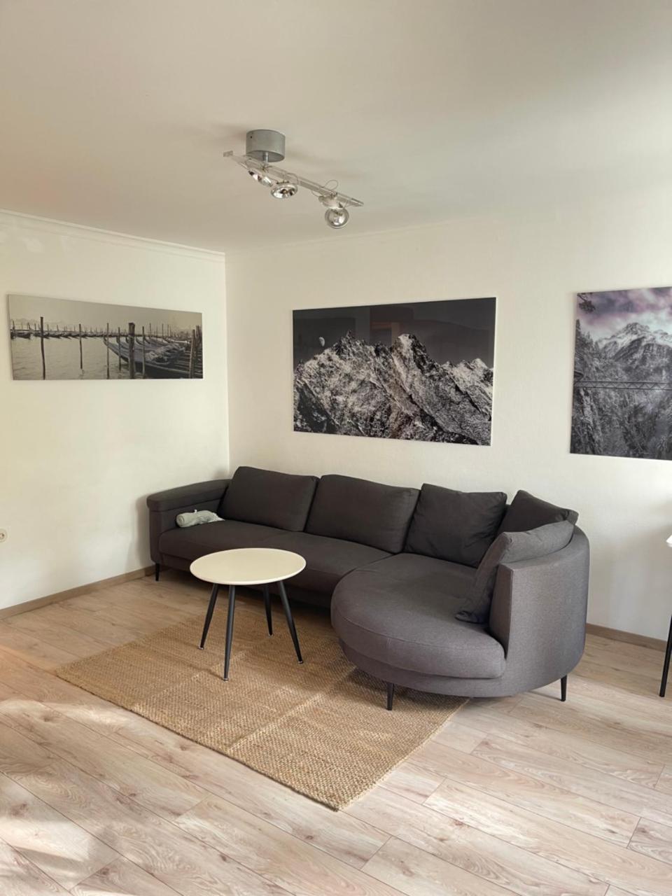 Large Flat with Wifi And Parking (Adults Only) 1