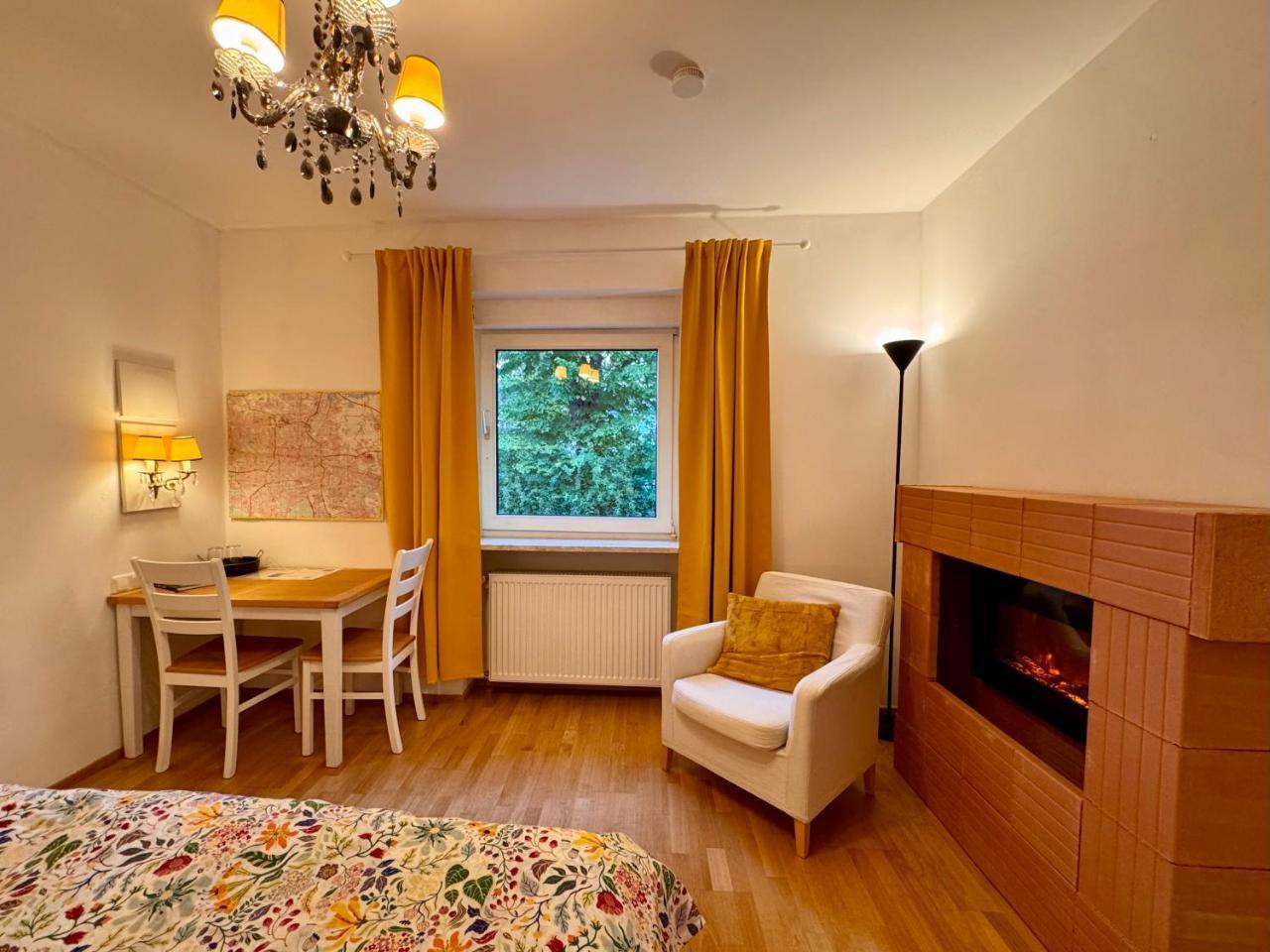 Modernes Zimmer Am Park Mit Garten, Huhner & Enten (Adults Only)