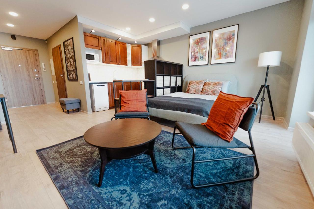 New Modern Studio Apartment Next To the City Centre