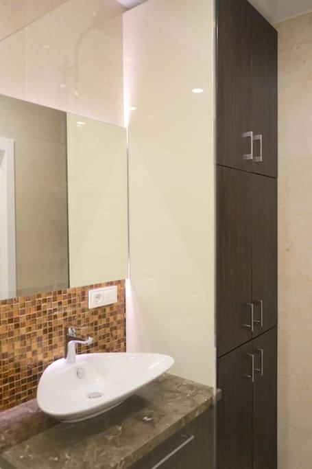 Cozy City Center Apartments (Adults Only) 1