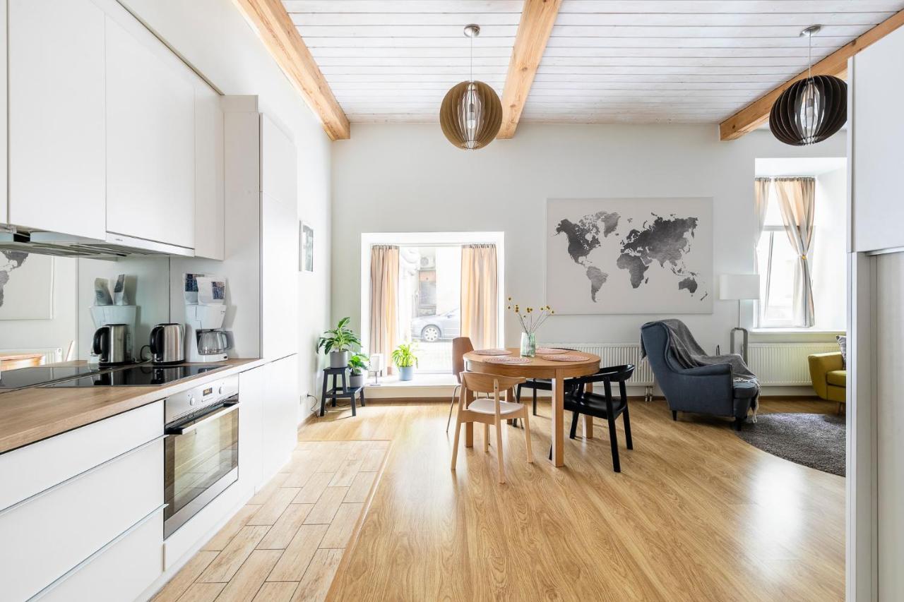 Cozy Studio Apartment Central 2